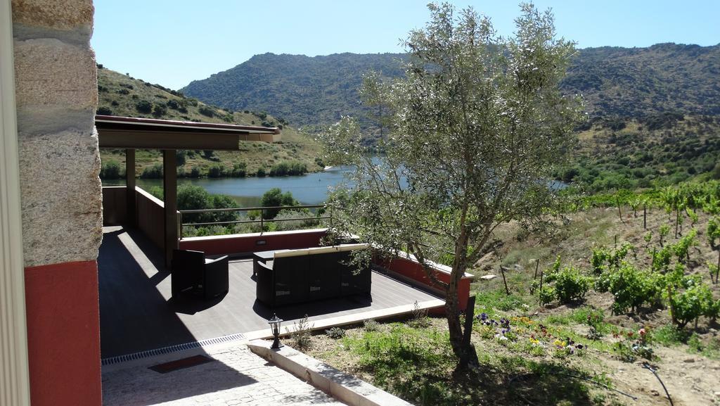 Гостевой дом Olhares Do Douro Торри-ди-Монкорву Экстерьер фото
